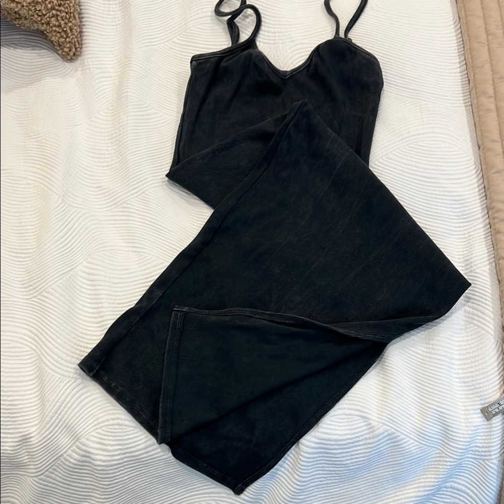 Lulu's Black Midi Dress